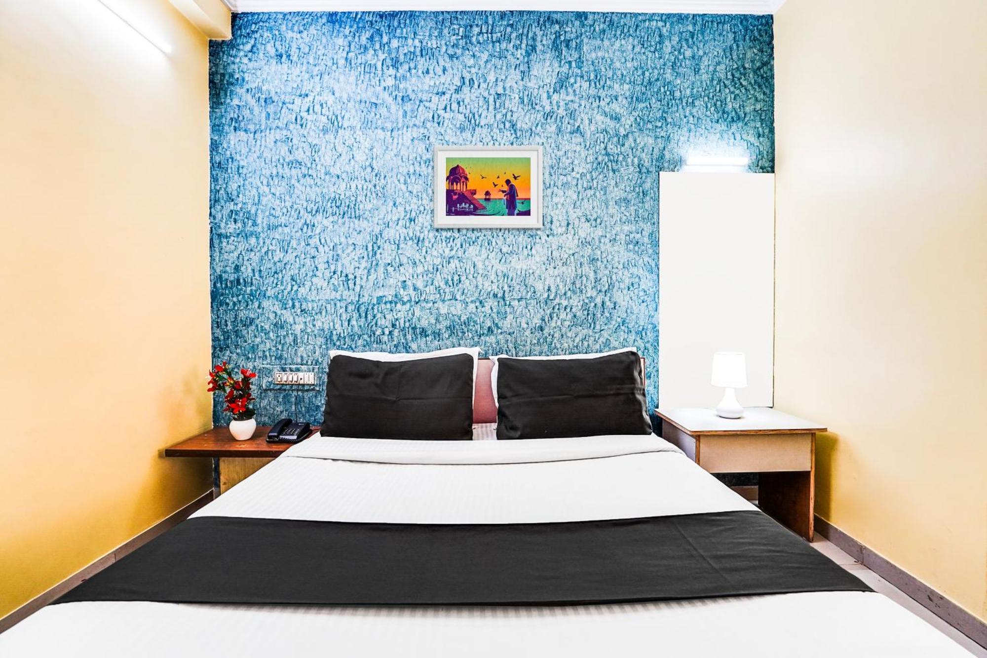 Hotel O Vibrant Residency Ахмедабад Экстерьер фото