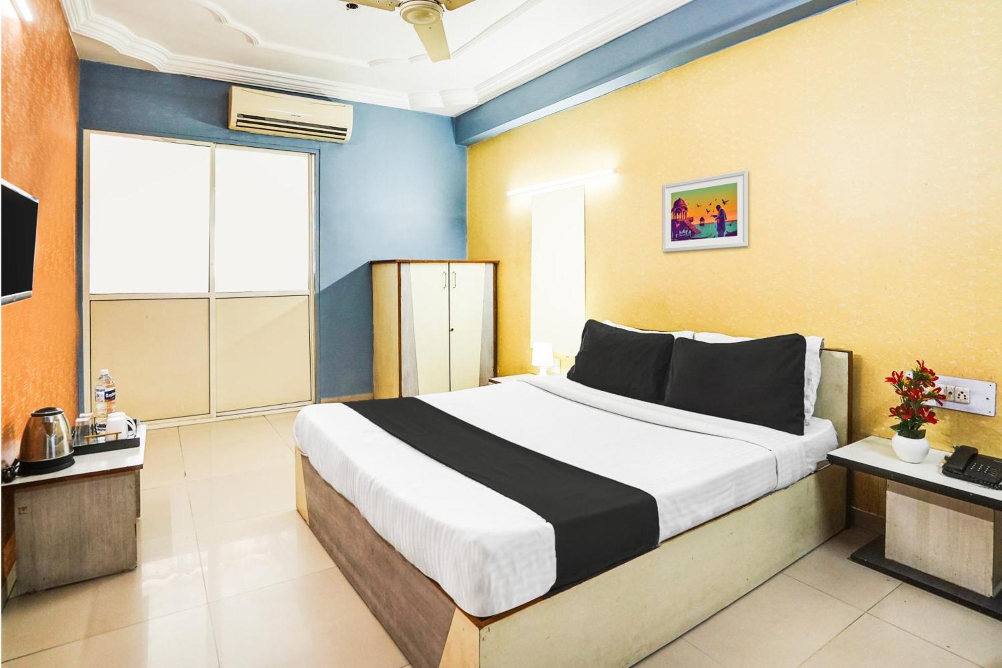 Hotel O Vibrant Residency Ахмедабад Экстерьер фото