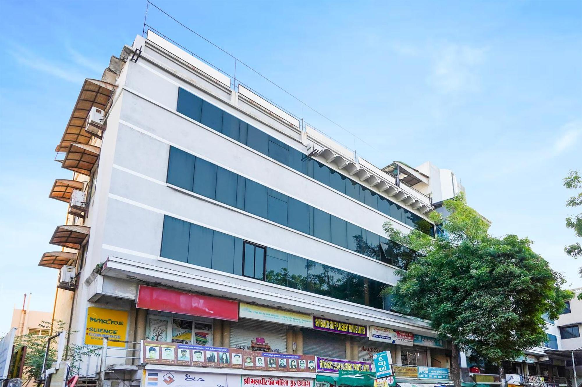 Hotel O Vibrant Residency Ахмедабад Экстерьер фото